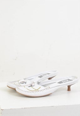 Vintage 00s leather white sandals