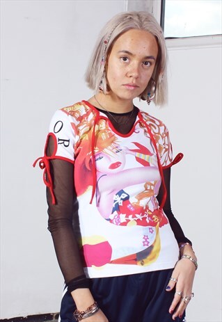 VINTAGE Y2K CHRISTIAN DIOR WHITE AND RED LADY DESIGN TEE
