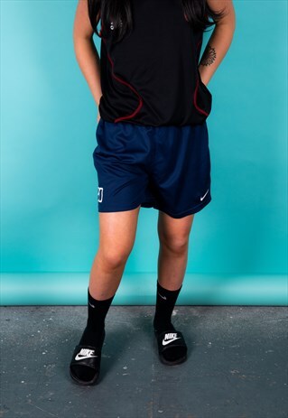 VINTAGE NIKE SPORTS SHORTS IN NAVY BLUE WITH WHITE LOGO