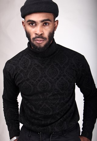 BLACK GOTHIC-MOTIF ROLLNECK