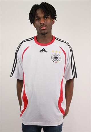 VINTAGE ADIDAS TSHIRT