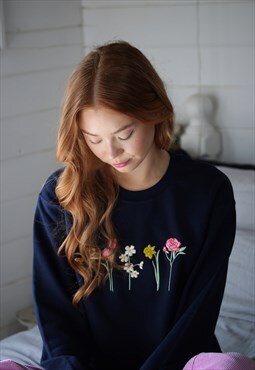 The Ultimate Spring Floral Sweater - Navy
