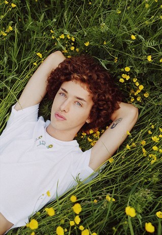 CROP TOP IN WHITE WITH SUNFLOWER EMBROIDERY