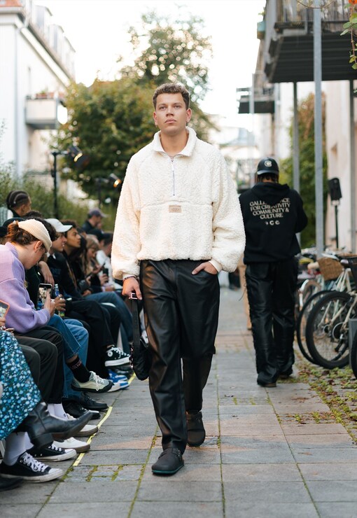 garment image