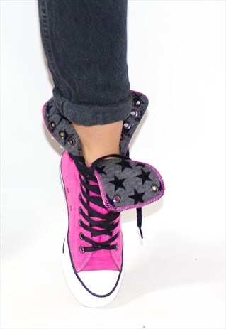 VINTAGE HI- TOP 90'S CONVERSE TRAINERS