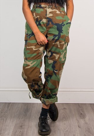 VINTAGE 90'S GREEN ARMY CAMO PATTERN GRUNGE CARGO TROUSERS