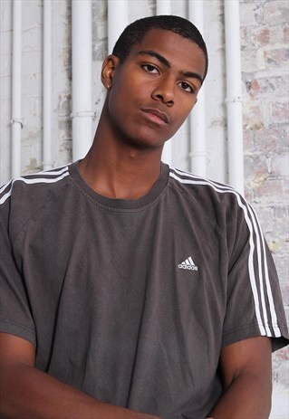 VINTAGE ADIDAS 3 STRIPE LOGO T-SHIRT GREY