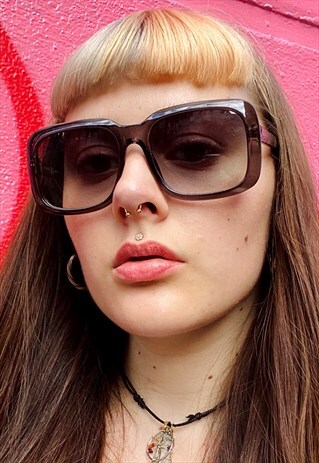 VINTAGE INSPIRED SUNGLASSES SQUARE SHAPE IN GREY WITH UV400