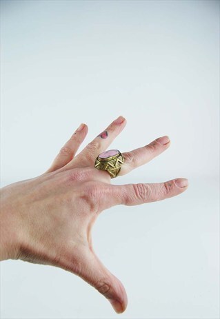 VINTAGE ETHNIC BOHO PINK LARGE OVAL STONE RING -M