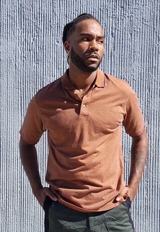90S MINIMALIST PREPPY SKATER BROWN POLO SHIRT MEDIUM