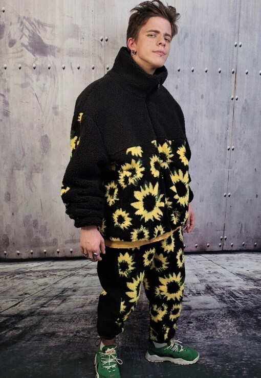 garment image