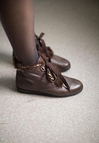 VINTAGE 80'S BROWN LEATHER LACE UP ANKLE BOOTS
