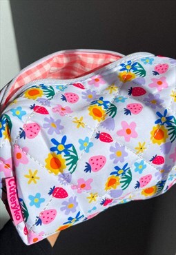 Strawberry Garden Make-up Bag