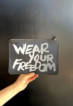Comme des garcons wear your freedom purse bag