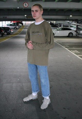 TOMMY HILFIGER SPELLOUT LONG SLEEVE T-SHIRT