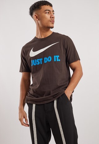 VINTAGE NIKE T-SHIRT