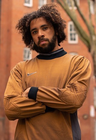 VINTAGE 90S NIKE LOGO MOCK NECK FOOTBALL JUMPER IN GOLD