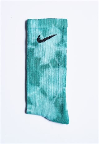 CUSTOM TIE-DYED SOCKS - SPEARMINT GREEN