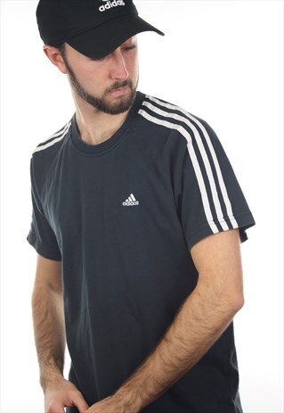VINTAGE ADIDAS SMALL LOGO T SHIRT TEE