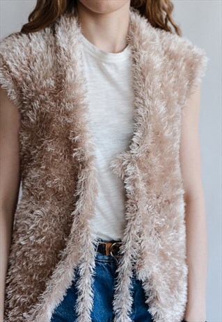 VINTAGE FUNKY FLUFFY WAISTCOAT IN CREAM