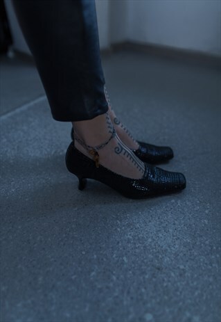 VINTAGE 80'S BLACK TEXTURED FABRIC MIDI HEELED SHOES