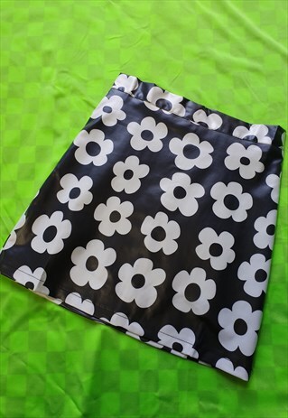 FLORAL PVC SKIRT IN BLACK