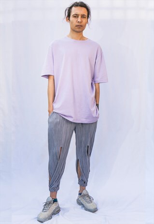 UNISEX OVERSIZED T-SHIRT IN LILAC