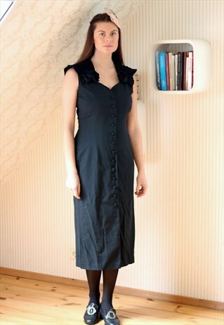 BLACK SLEEVELESS DRESS WITH VELVET COLLAR