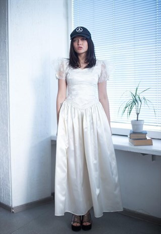 VINTAGE 90'S CREAM PUFF SLEEVED WEDDING DRESS