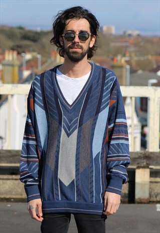 VINTAGE // 80'S // PATTERNED V-NECK JUMPER