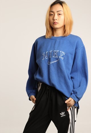 VINTAGE NIKE EMBROIDERED SPELLOUT SWEATSHIRT