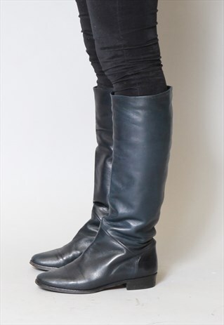 VINTAGE 1980'S FLAT NAVY BLUE LEATHER BOOTS