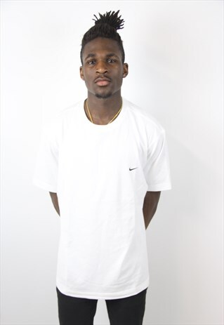 VINTAGE NIKE 90S T-SHIRT