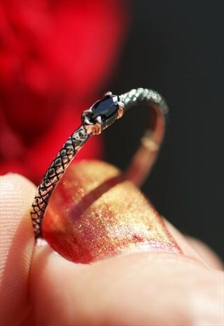 KADRU SERPENT BLACK GOTHIC RING