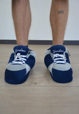 NEW MLB NEW YORK YANKEES SLIPPERS