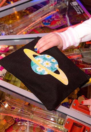 PLANET DAISY CLUTCH BAG