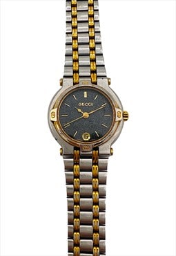 Gucci Watch Silver Gold Round Black Vintage Ladies 9000L