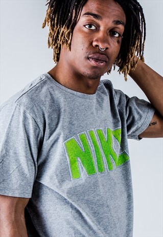 VINTAGE Y2K NIKE T-SHIRT IN GREY AND GREEN