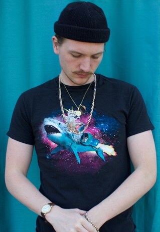 VINTAGE T SHIRT. CAT RIDING A SHARK.