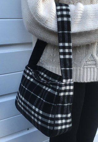 WOMENS VINTAGE 80S BURBERRY HANDBAG BLACK NOVA CHECK BAG
