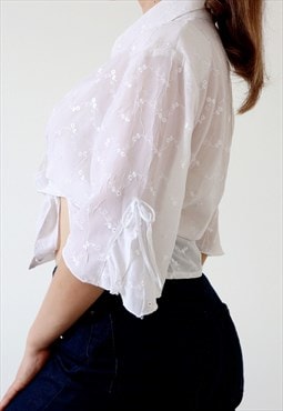 White Vintage Blouse 90s Shirt Embroidered Floral Cottage