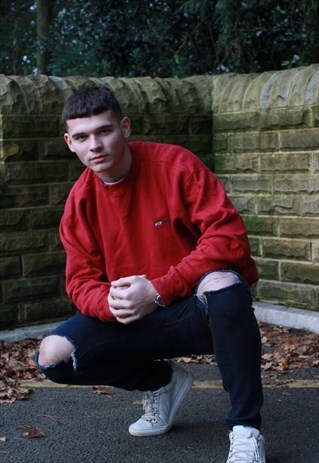 VINTAGE RED REEBOK SWEATSHIRT