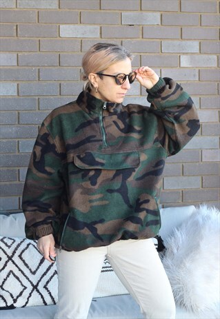 VINTAGE 1990S CAMO PRINTED OVERSIZED QUARTER ZIP FLEECE
