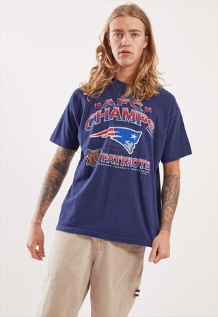 VINTAGE NEW ENGLAND PATRIOTS GRAPHIC T-SHIRT
