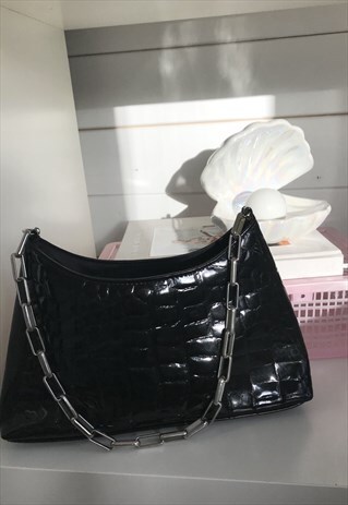 VINTAGE 90S BLACK MOCK CROC HANDBAG WITH METAL CHAIN STRAP