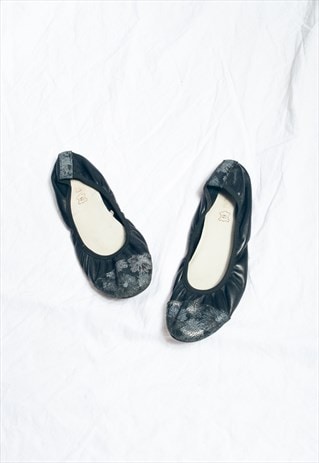 Vintage Y2K Leather Ballerina Shoes in Silver
