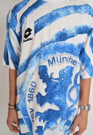 VINTAGE LOTTO T-SHIRT MADE IN ITALY TSV1860 MUNCHEN (2379)