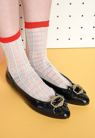 80S PATENT LEATHER FLATS WITH A RIBBON