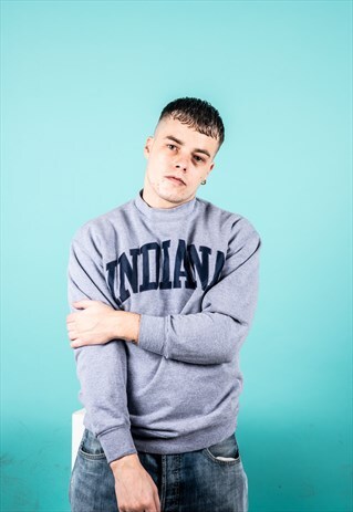 VINTAGE 90S SWEATER IN BLUE WITH INDIANA PRINT