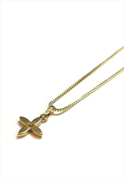Louis Vuitton LV Four-petal-flower Pendant on Chain/Necklace